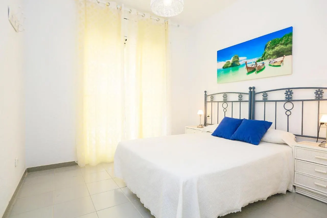 Golf A Bjos 9 Only Families Apartment Cambrils