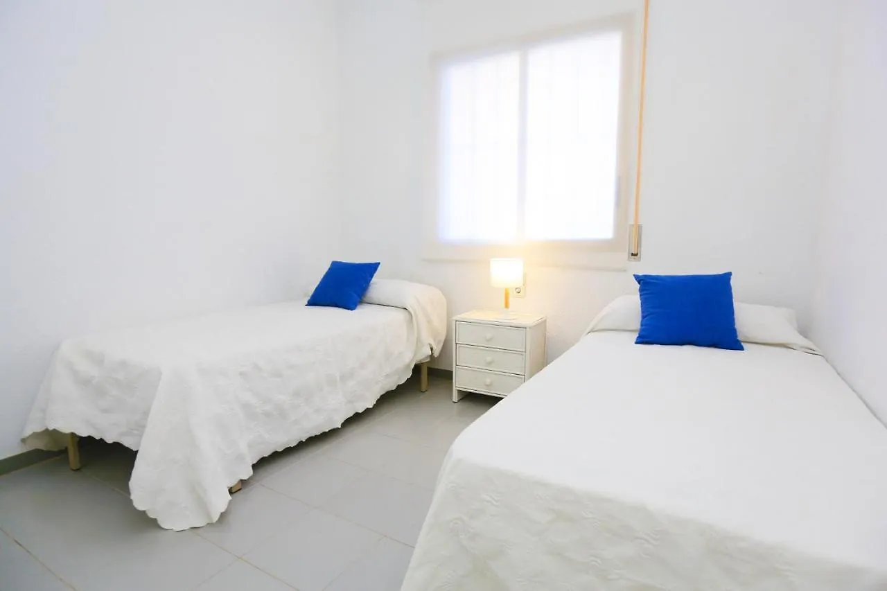 Golf A Bjos 9 Only Families Apartment Cambrils