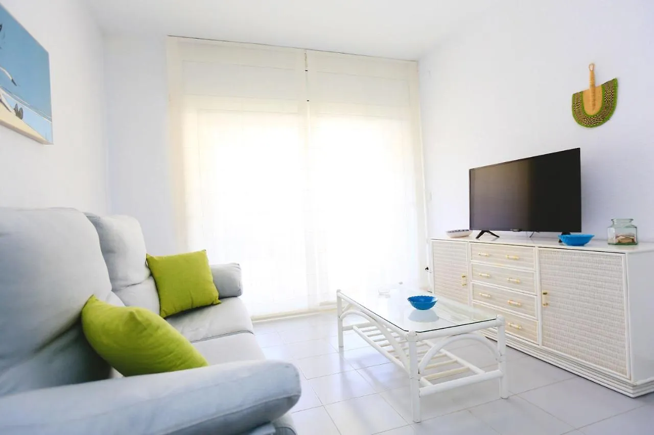 Golf A Bjos 9 Only Families Apartment Cambrils