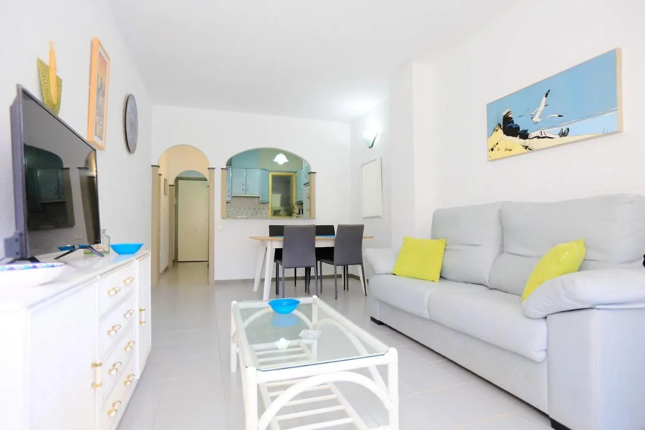 Golf A Bjos 9 Only Families Apartment Cambrils