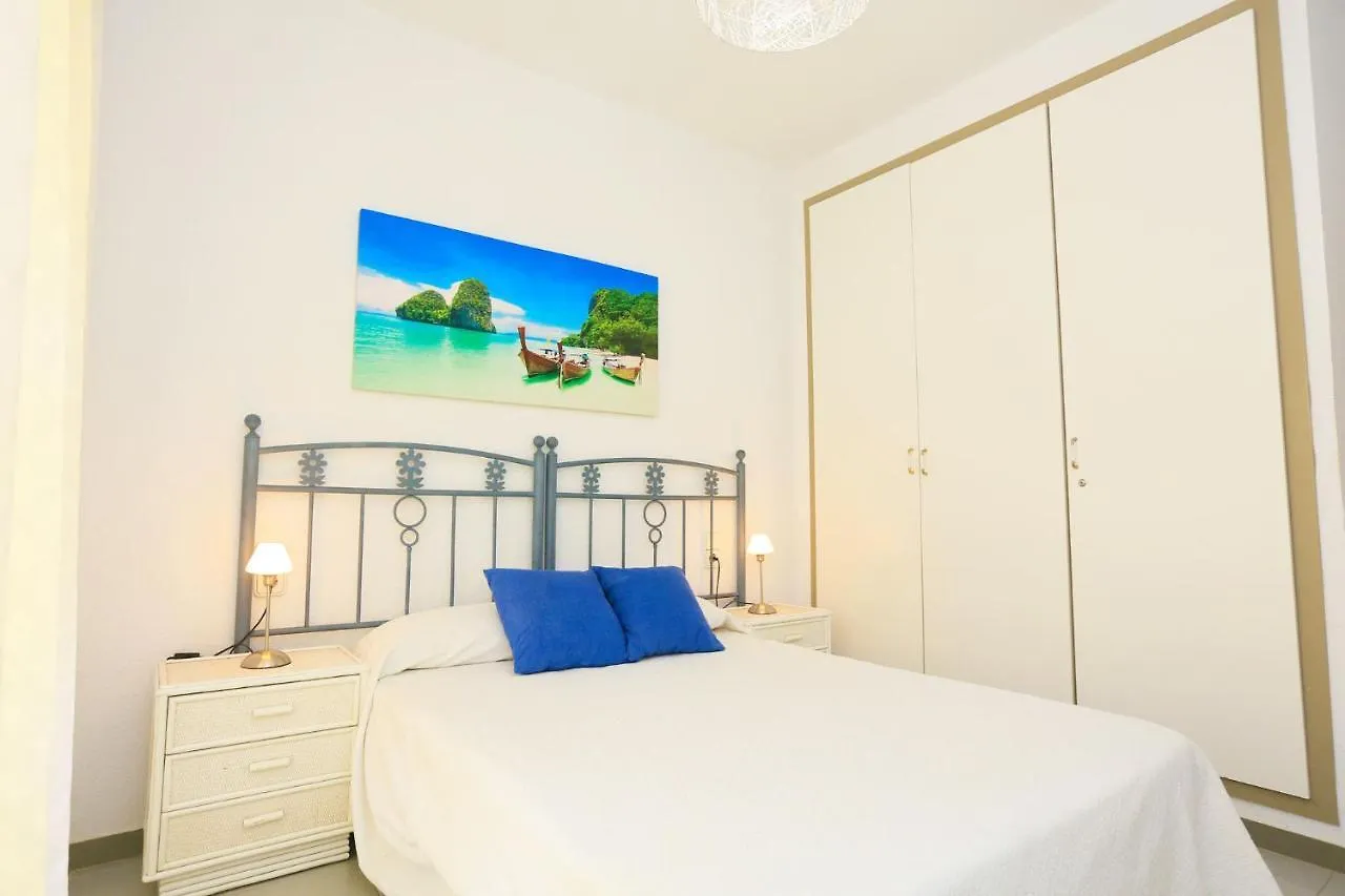 Golf A Bjos 9 Only Families Apartment Cambrils
