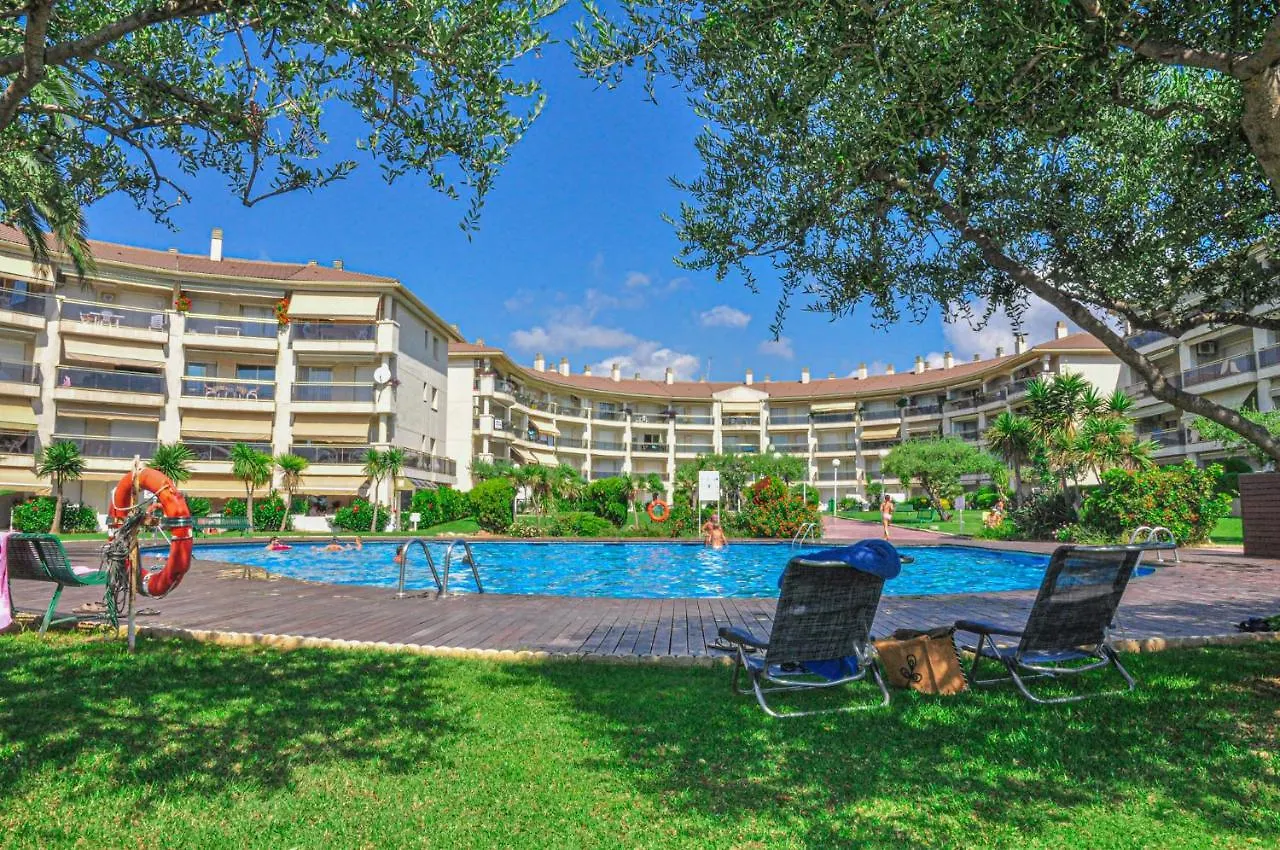 Golf A Bjos 9 Only Families Apartment Cambrils
