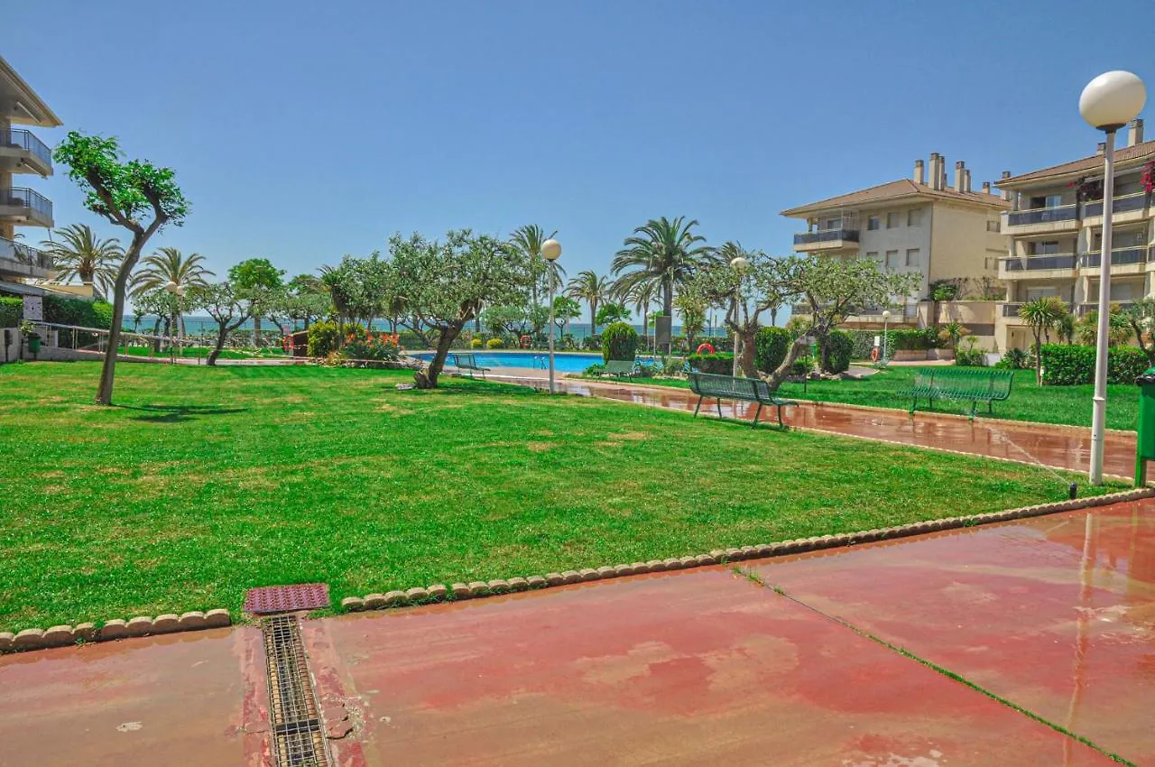 Golf A Bjos 9 Only Families Apartment Cambrils